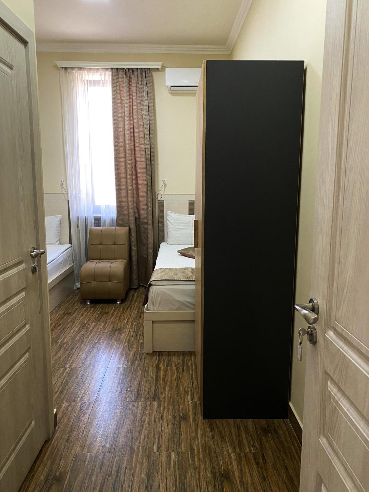 Alex Hotel