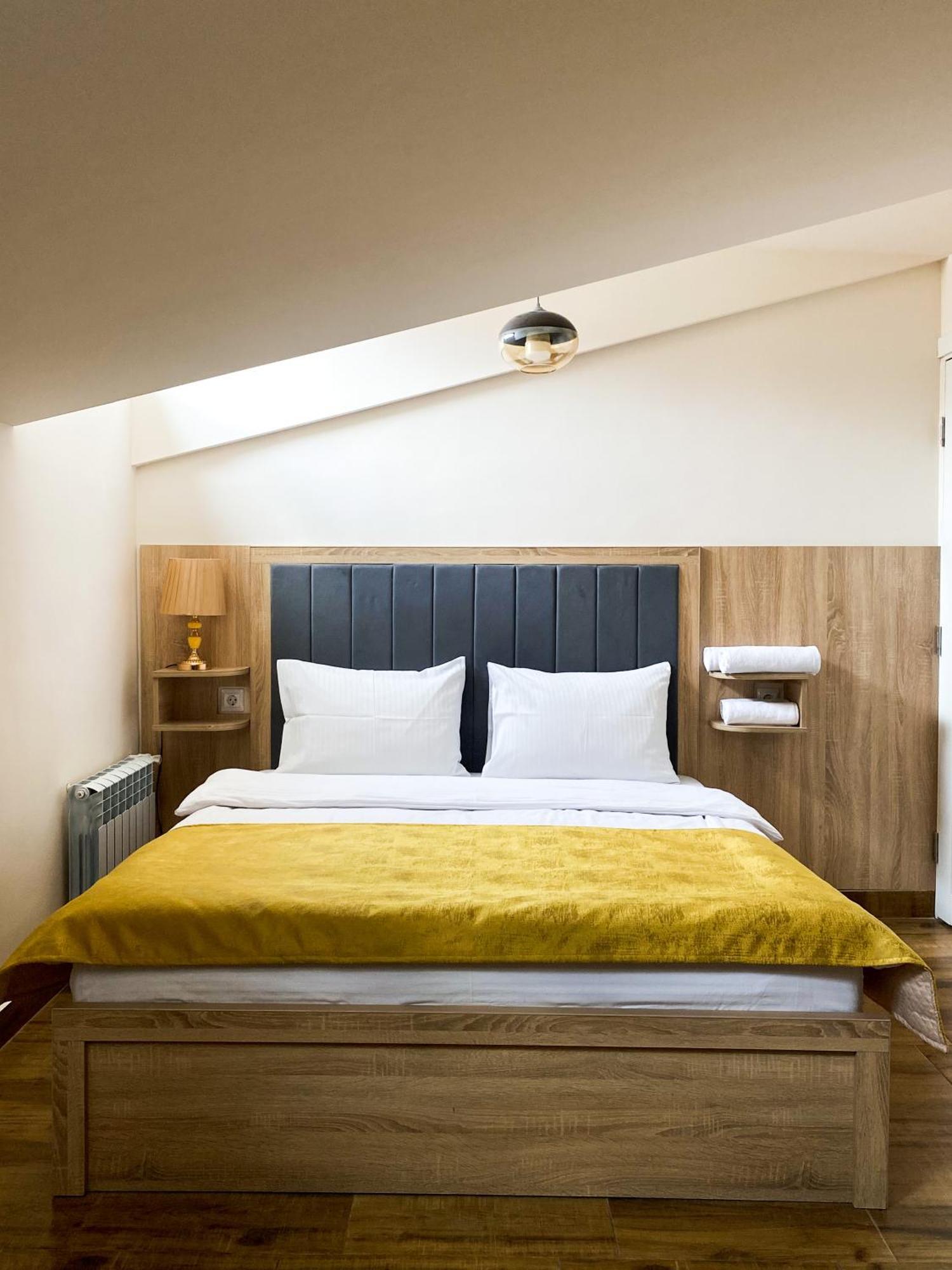 Alex Hotel