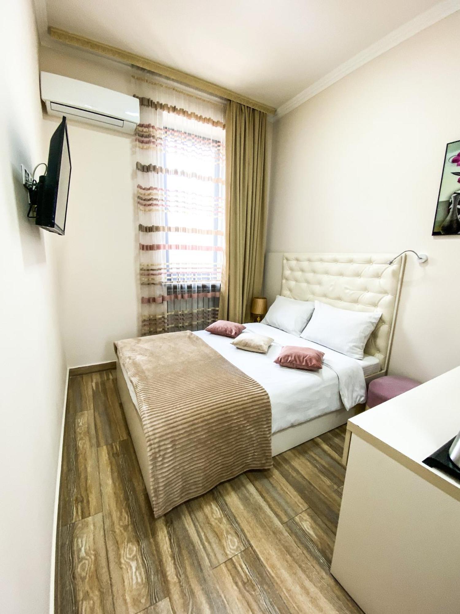 Alex Hotel