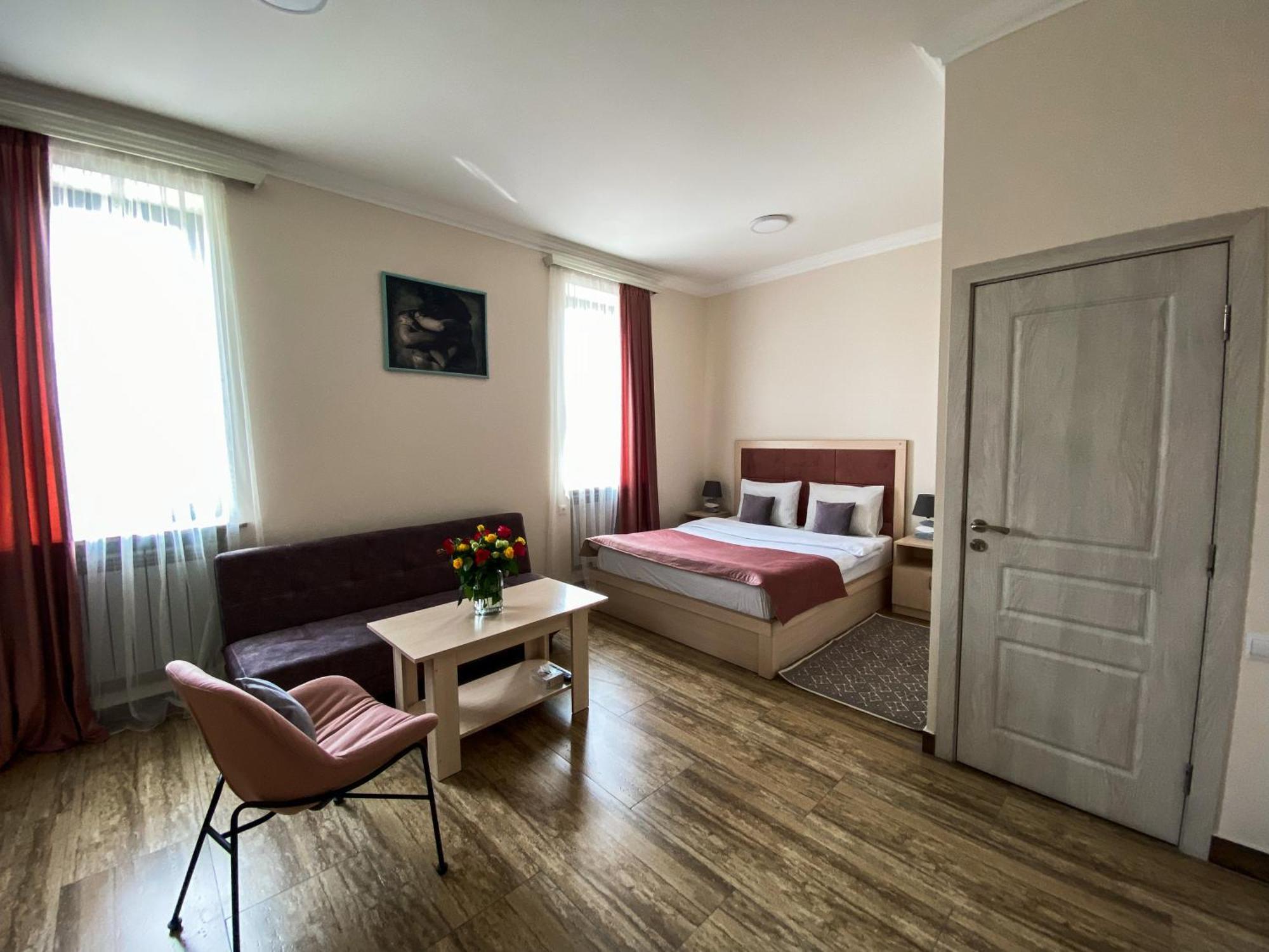 Alex Hotel
